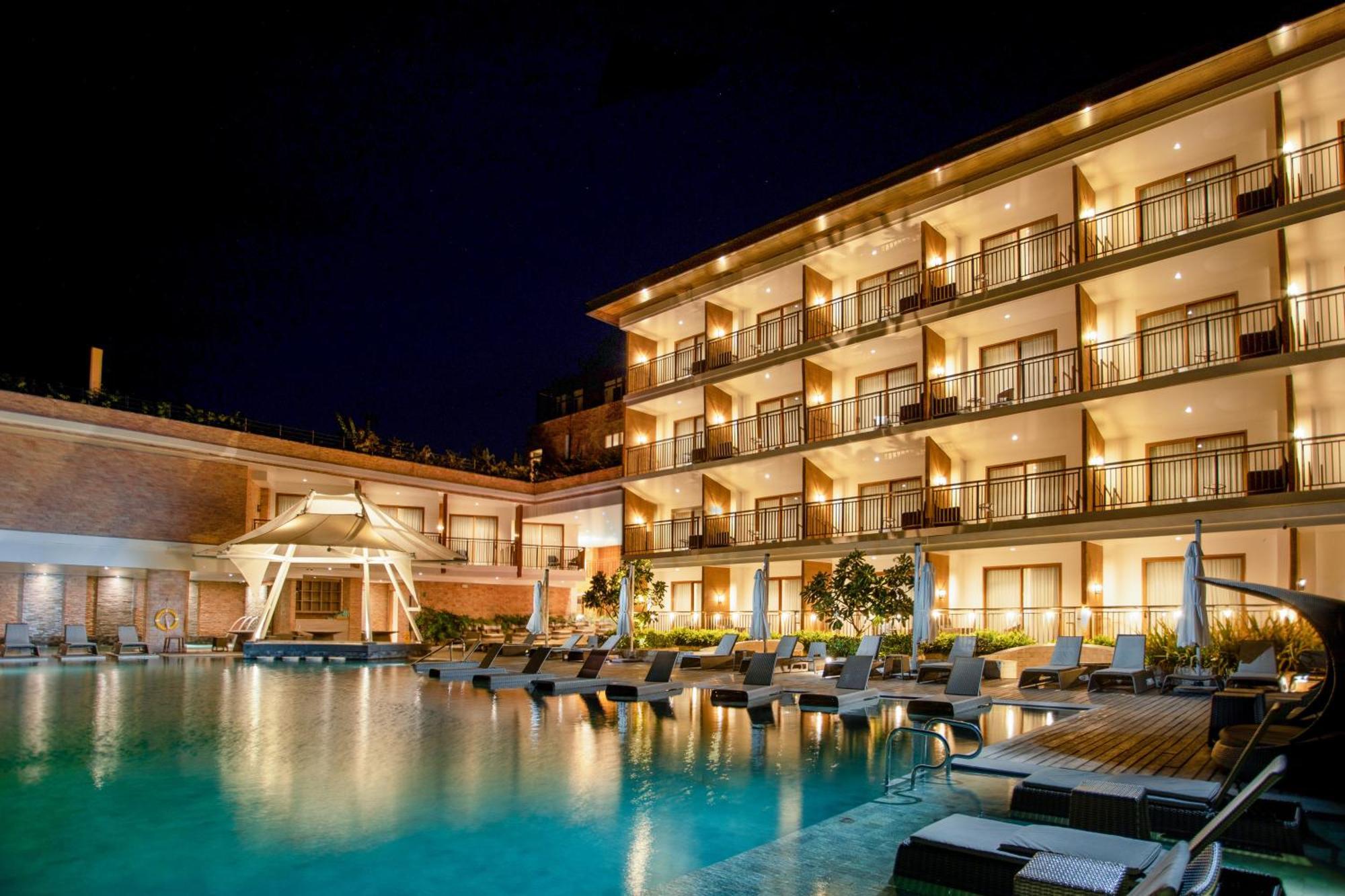 Modala Beach Resort Panglao-stad Buitenkant foto